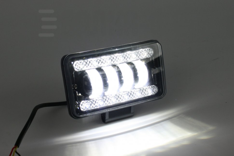 Фара светодиодная на 40 Ватт с ДХО для дорог